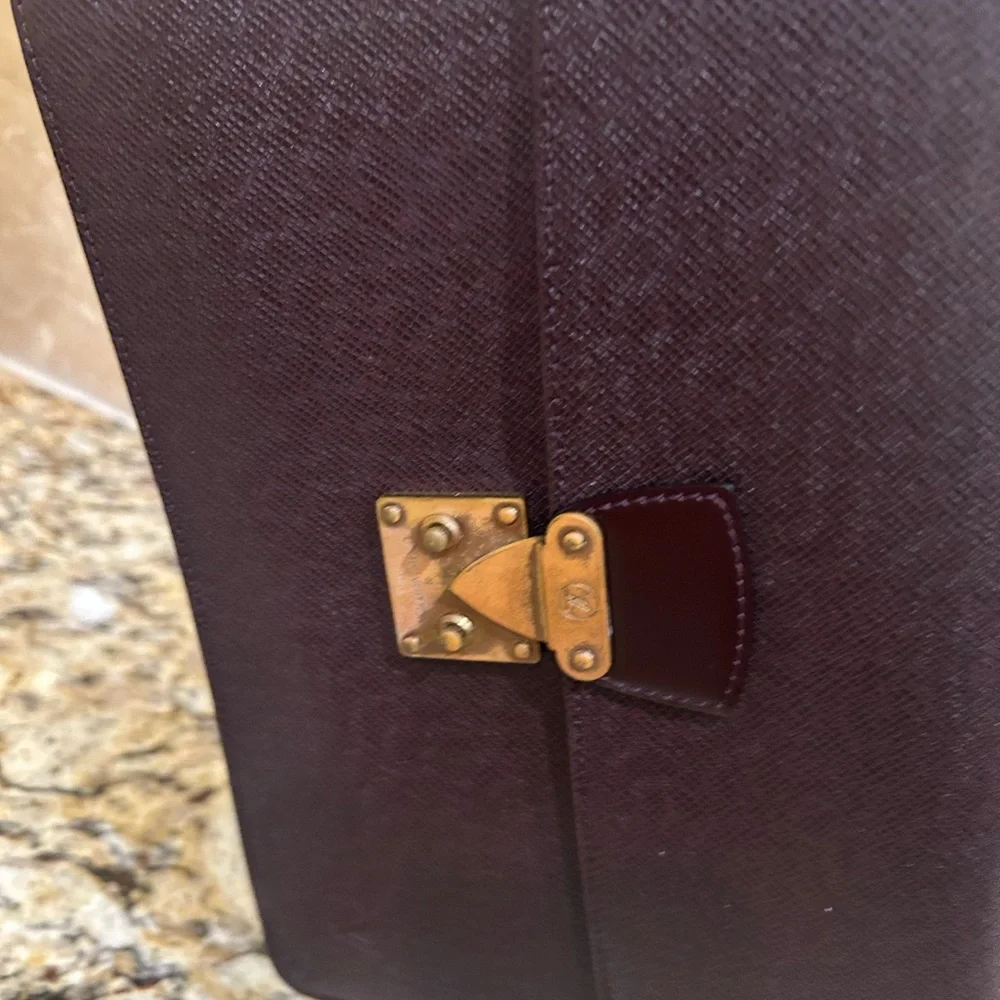 Louis Vuitton Taiga Clade Acajou Clutch Bag Business Unisex Bag LV with coa - Picture 2 of 15